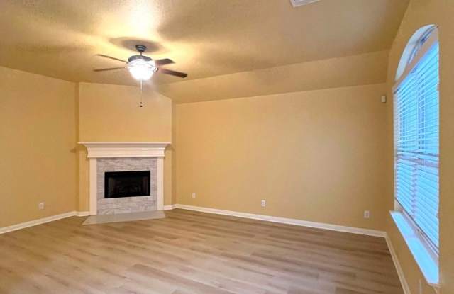 549 Thurber Dr Gallery 4