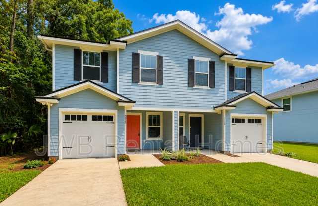 1128 Comanche St photos photos