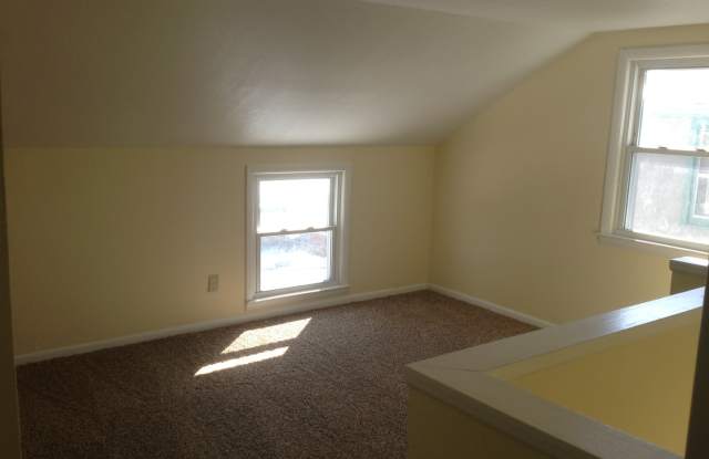 Spacious Four Bedroom - 2923 Winter St photos photos