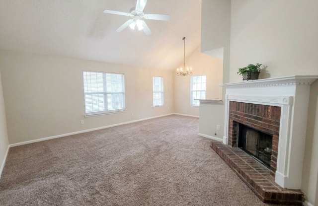 613 N Fairfield Drive Gallery 4