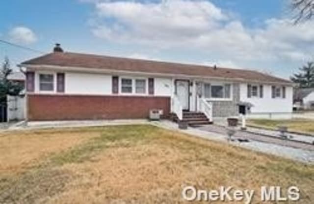 363 W Merrick Road - 363 West Merrick Road, Freeport, NY 11520