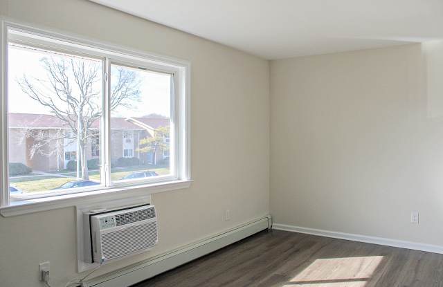 Edgewater East Gallery 3