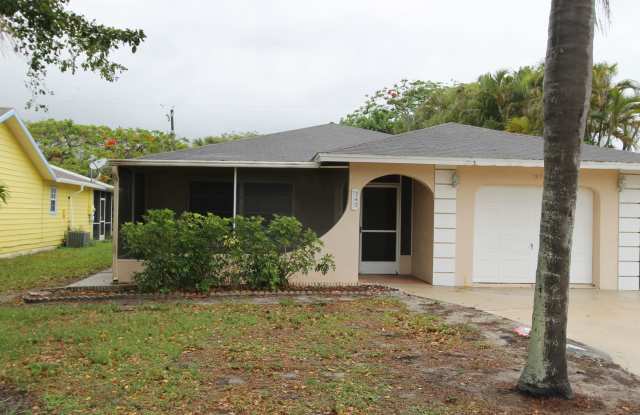 ** NAPLES PARK ** 4 BED / 3 BATH HOME - PET FRIENDLY - ANNUAL photos photos