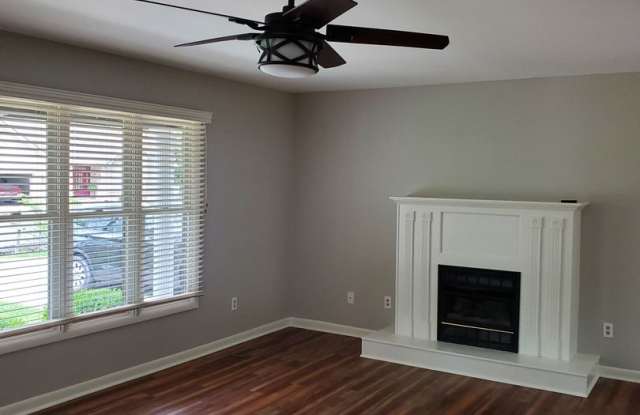 Updated with a lovely view of Lake St. George 3 bedroom / 3 bath - 227 Lakewood Drive, Fairfield Glade, TN 38558