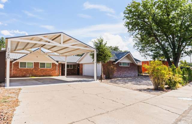 Spacious 3BR/2BA Near the Park! Gallery 1