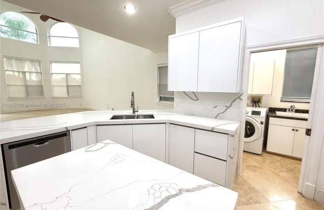 2547 Montclaire Cir - 2547 Montclaire Circle, Weston, FL 33327