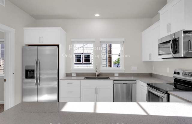 Luxury Three Bedroom in Happy Valley! photos photos