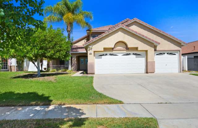 Available now! Great Views 2 story 4/2.5 bath home in Corona Vista for lease! Gallery 1