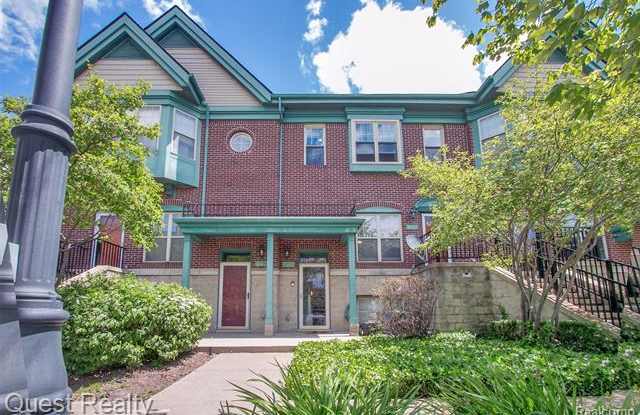 2462 WOODWARD Avenue Gallery 3