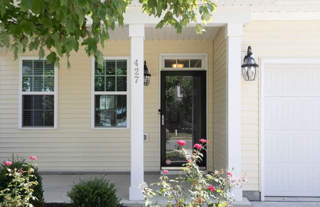 Beautiful 4 Bedroom Home with Fenced in Yard! Located in the Summerdale Neighborhood-Fuquay Varina-Available August 10th! Gallery 4