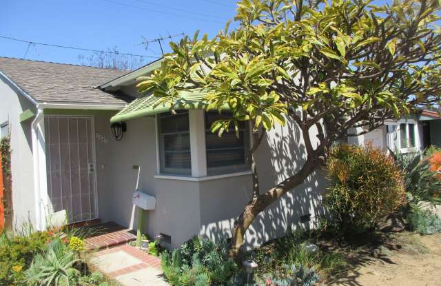 1441 N Anaheim Place Gallery 3