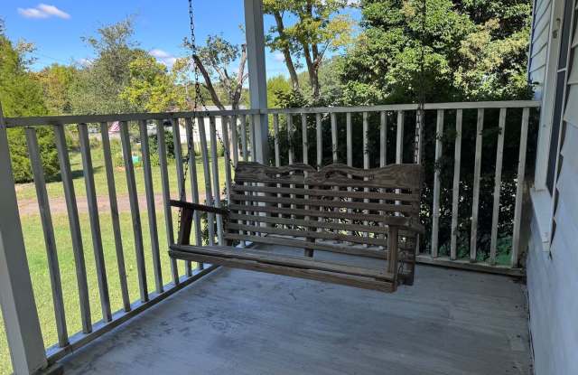 2 BED, 1 BATH HOME LOCATED SOUTH ASHEBORO Gallery 4