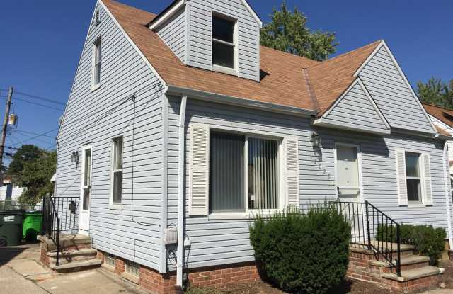 12025 Shady Oak Blvd. photos photos