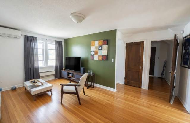 Updated 1 bedroom 1 bath, Upper Level Unit photos photos