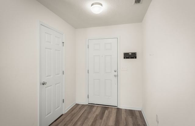 Extraordinary Cul-de-sac Home For Rent Gallery 4