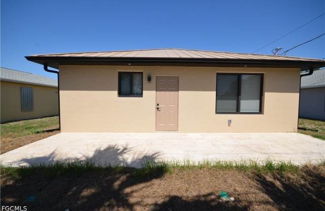 2132 Barker Boulevard Gallery 4