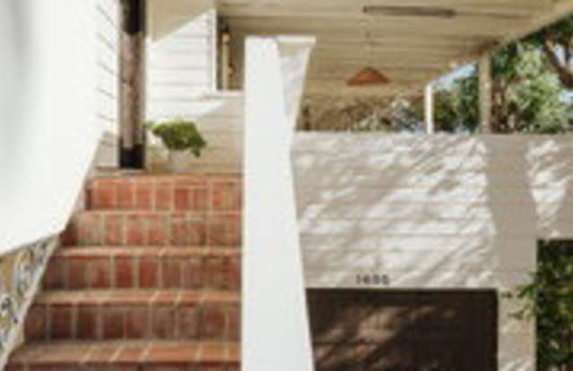 1600 Queens Road Gallery 2