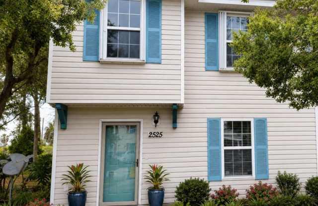 2525 HAYWOOD ESTATES Lane Gallery 2