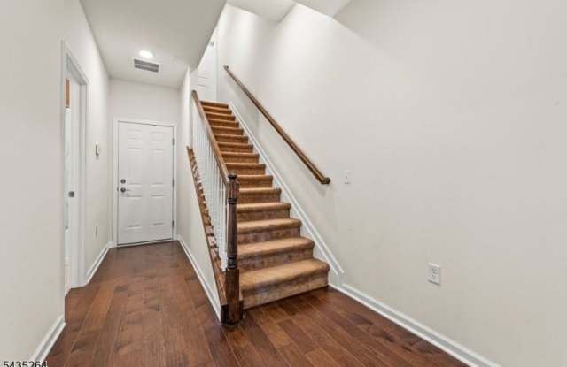 18 Cortland Ct Gallery 4