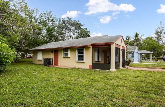 12235 SW 202nd St photos photos