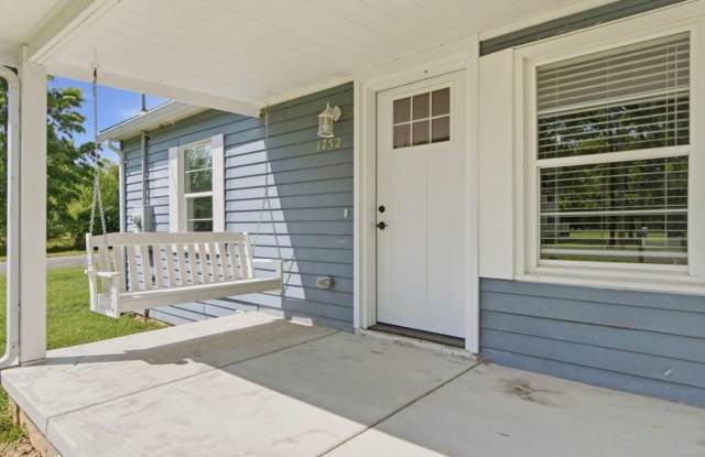 Cozy Bungalow in Blacksburg Gallery 3