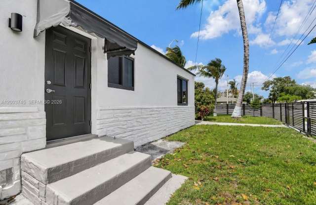 1102 NW 103rd St photos photos