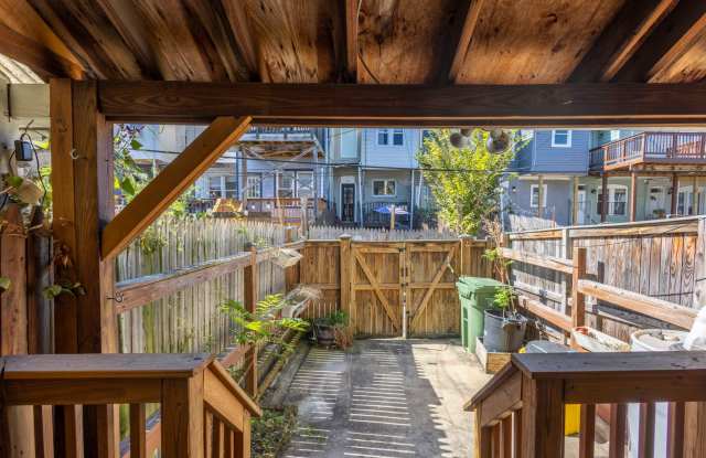 Charming 2BD/1BA Townhome in Patterson Park, MD! Gallery 3