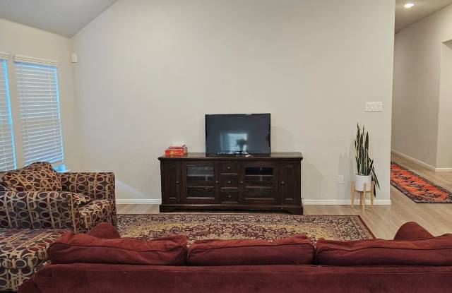 308 N Crescent Avenue N Gallery 1