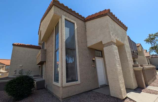 2 Bedroom Condo Unit in the Papago Park Village II Community Near S McClintock Dr and E University Dr! Gallery 4