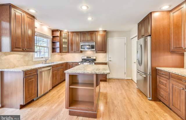 13604 WHITE STONE COURT Gallery 4