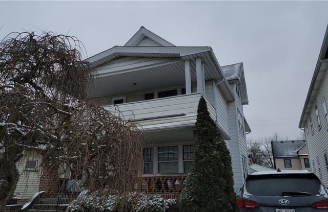 10000 Greenview Ave - 10000 Greenview Avenue, Garfield Heights, OH 44125