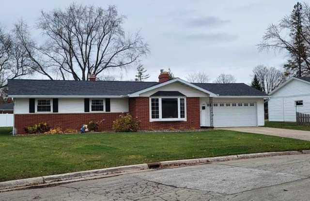 1798 Chateau Drive - 1798 Chateau Drive, Green Bay, WI 54304