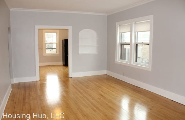 1696 1/2 Grand Ave - 1696 1/2 West Grand Avenue, St. Paul, MN 55105