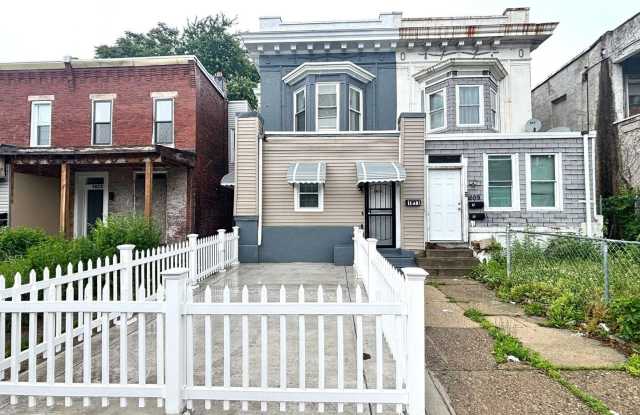 1611 W ERIE AVENUE photos photos