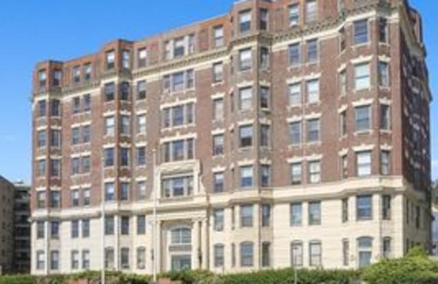 285 Lynn Shore Dr - 285 Lynn Shore Drive, Lynn, MA 01902