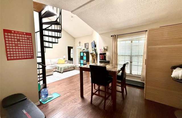 4220 John Court Gallery 3