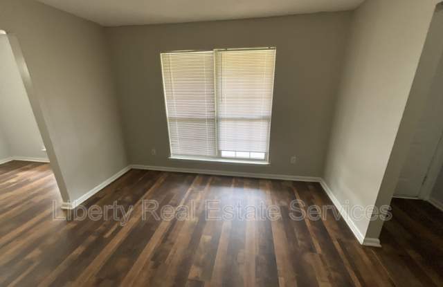 1635 Latham Ct Gallery 3