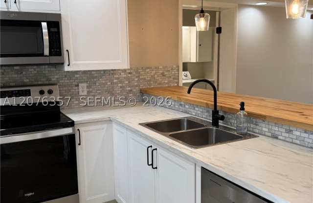 1520 Whitehall Dr Gallery 1