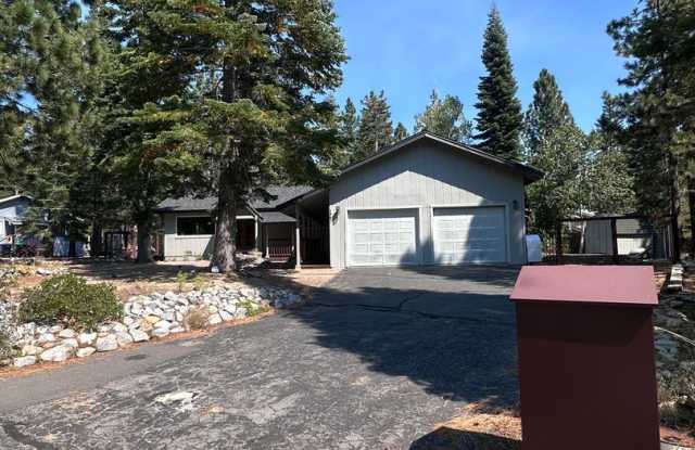 Pet Friendly Tahoe Home Full of Sought After Amenities! A/C, Heated Garage, Fenced in Backyard Gallery 3