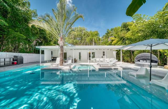 4000 Kumquat Ave - 4000 Kumquat Avenue, Miami, FL 33133