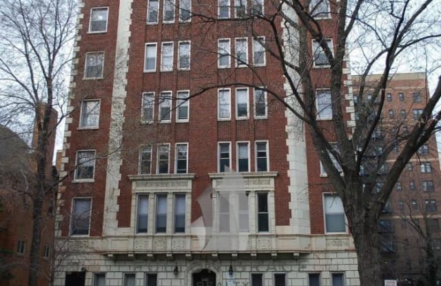 440 W BARRY AVE - 440 West Barry Avenue, Chicago, IL 60657