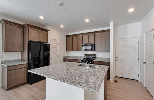 Lehi Row End Townhouse w 2 car attached garage! photos photos
