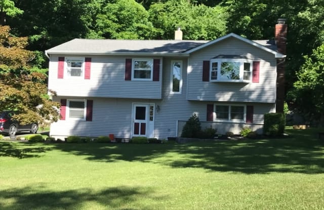 83 Woodland Dr - 83 Woodland Dr, Sussex County, NJ 07462