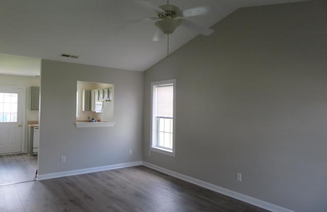 207 Ashwood Drive Gallery 4