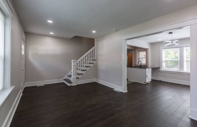 Nicely remodeled Townhomes near Blackstone/Midtown photos photos