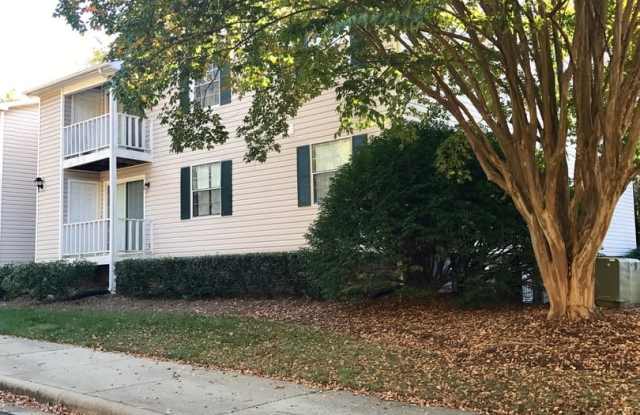 Adorable 2 bedroom 1 bath condominium - 5615 Hornaday Road, Greensboro, NC 27409