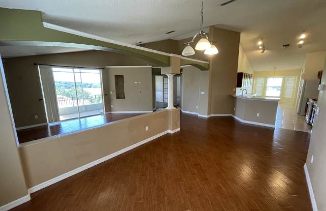 1537 Nightfall Drive Gallery 4