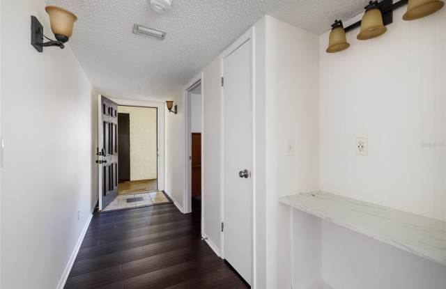 400 N BAYSHORE Boulevard Gallery 3