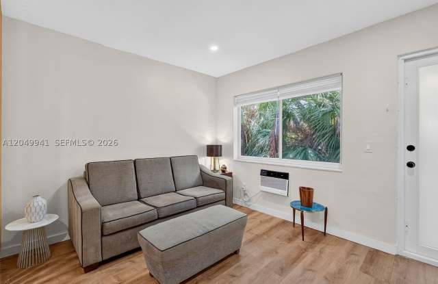 428 Collins Ave Gallery 4