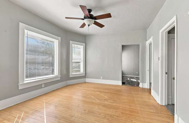 4 Bedroom House in Oshkosh Gallery 1